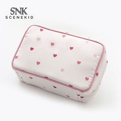 Красивая напечатанная розовая сумка щетки макияжа ткани сатинировки сердца с молнией